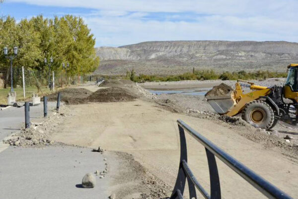 Adjudican la obra de reparación de la costanera en Chos Malal