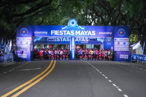 13 mil corredores fueron parte de la 49° edición de la carrera Fiestas Mayas