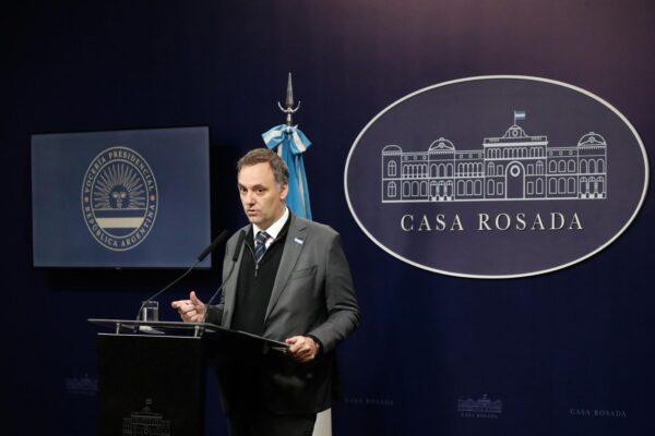 El Gobierno eliminó el asueto por el Día del Empleado Público