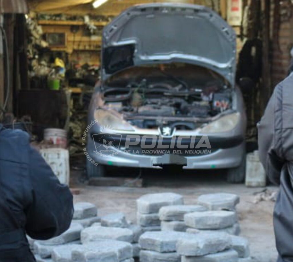 Allanamiento en Zapala: recuperan adoquines robados del Municipio y demoran a dos personas