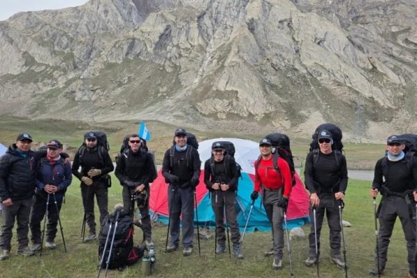 Soldados argentinos hicieron cumbre en el Himalaya el Día de las Tropas de Montaña