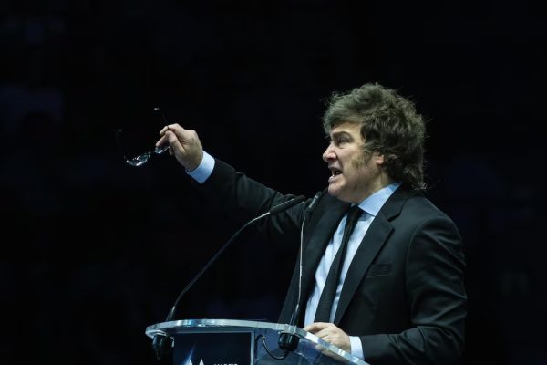 Milei vetó las leyes de aumento a jubilaciones y discapacidad: el Gobierno busca blindar el rechazo en el Congreso